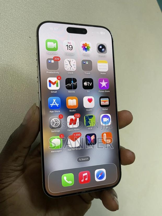 Apple iPhone 16 Pro Max 256 GB - main view