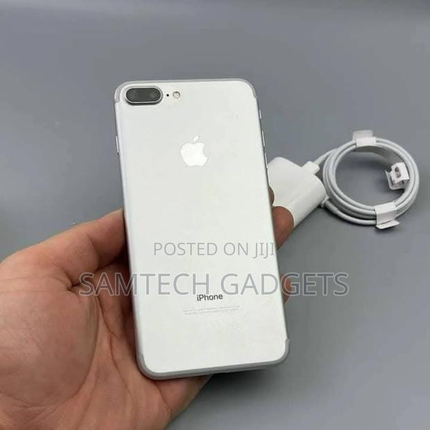 Apple iPhone 7 Plus 128 GB Silver - main view
