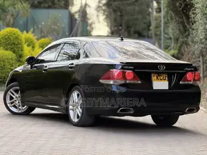 Toyota Crown 2012 Black