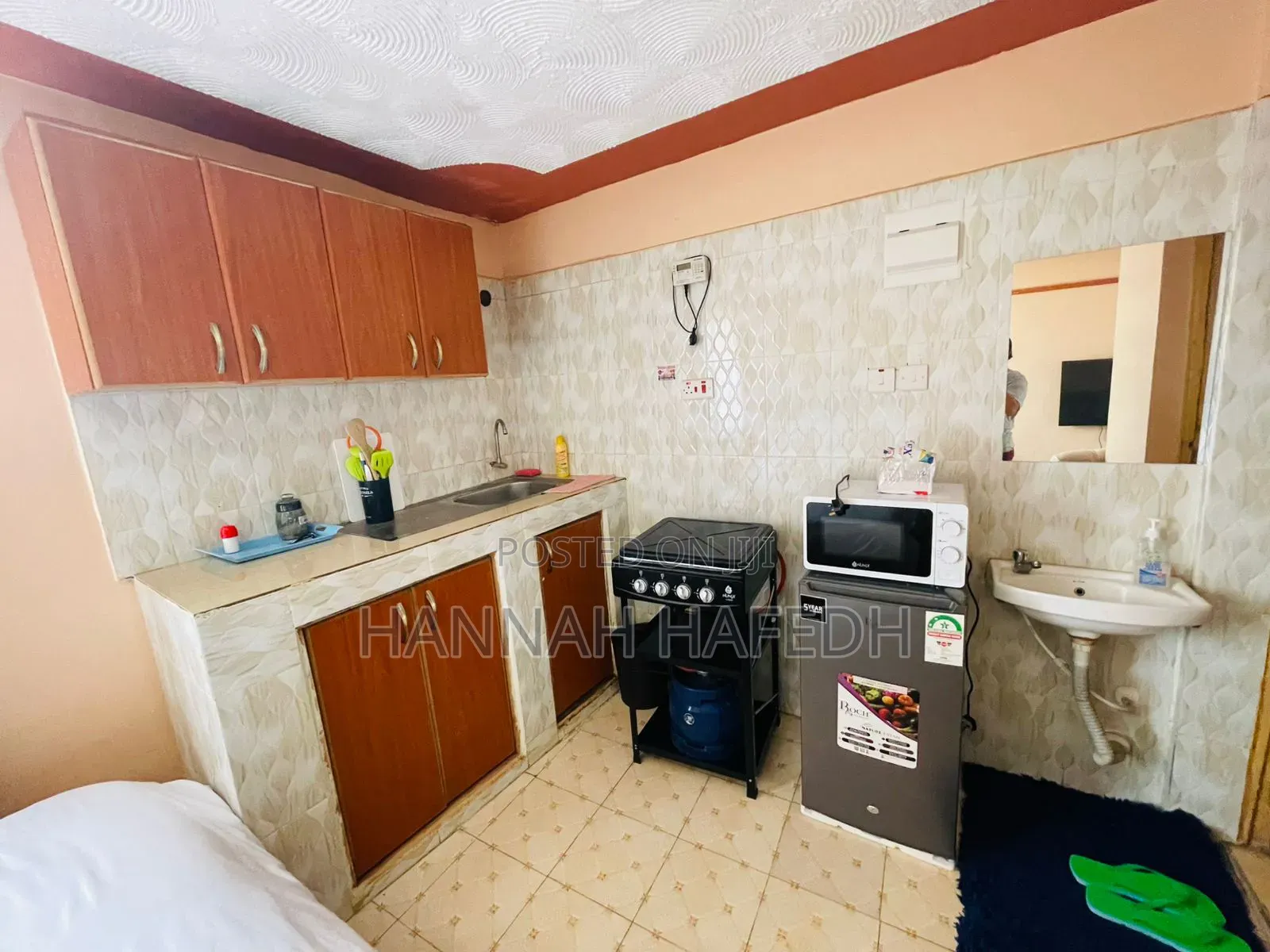 Beautiful Studio Apartment Available Behind Greenspot Gardens, Kamakis