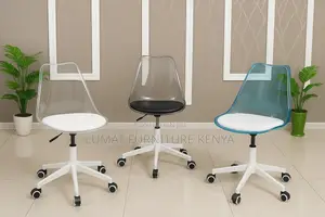 Stylish Swivel Eames Chair – Padded Comfort