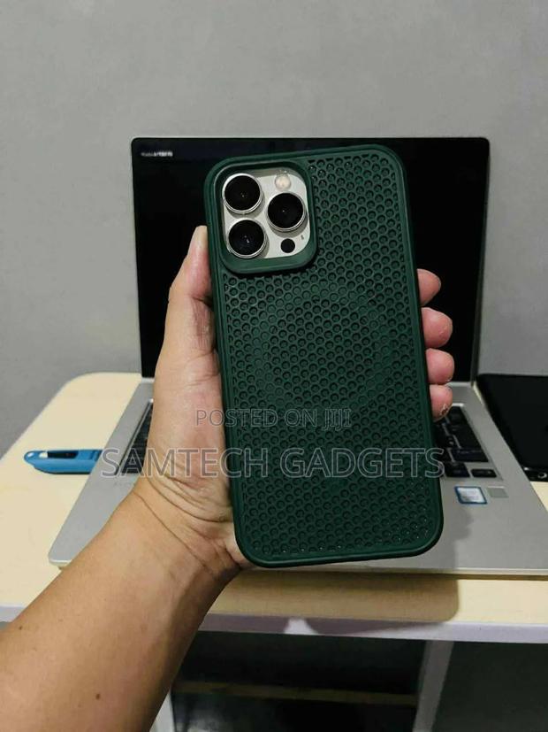 Apple iPhone 13 Pro Max 256 GB Gold - thumbnail 3