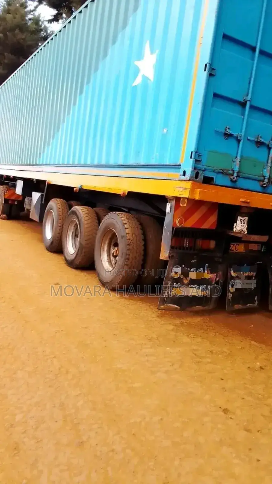 Boxbody, Flatbed Trailers for Hauling Are Accessible