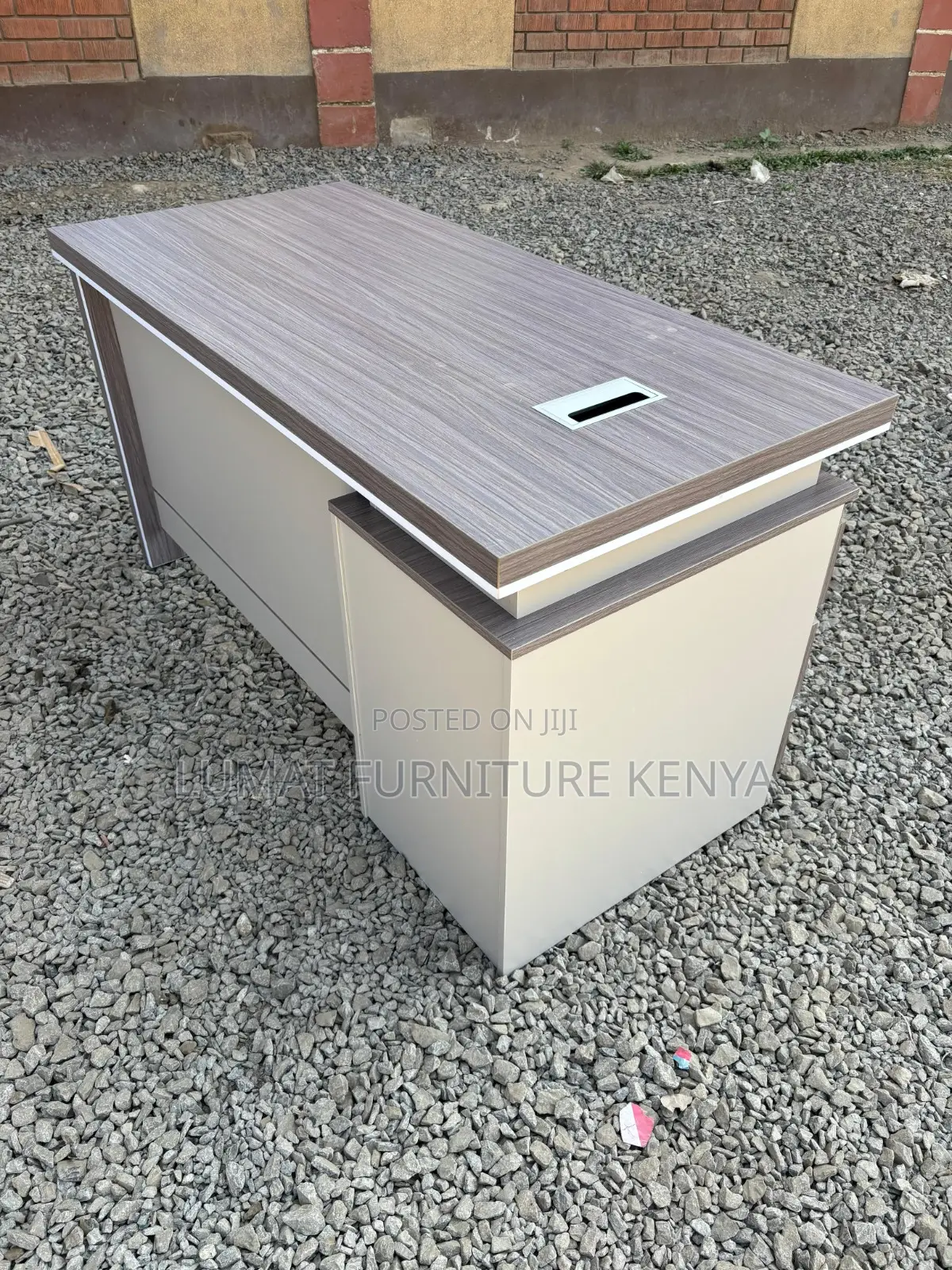 Compact Executive Office Desk – 1400mm
