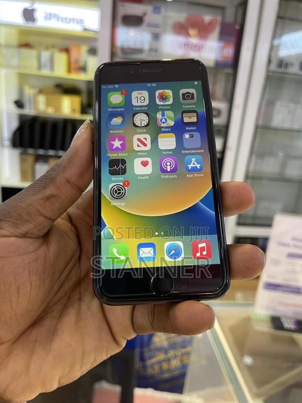 Apple iPhone 8 64 GB Black - thumbnail 2