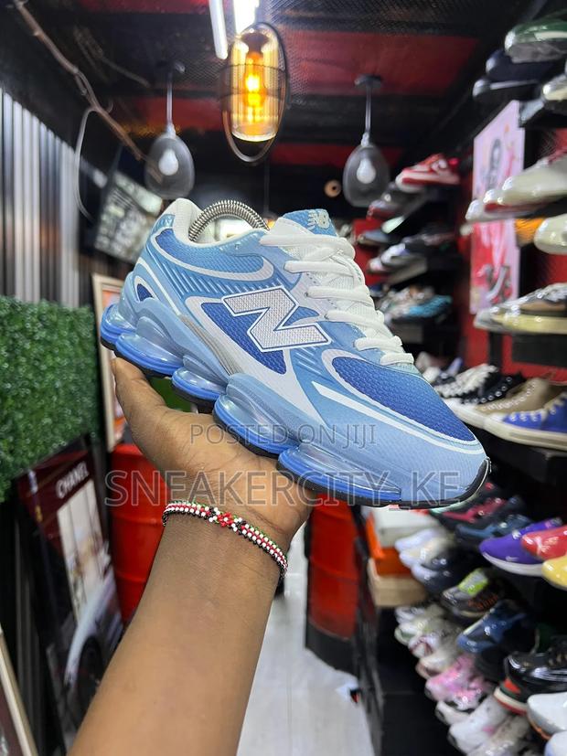 New Balance 2000 Abzorb - main view