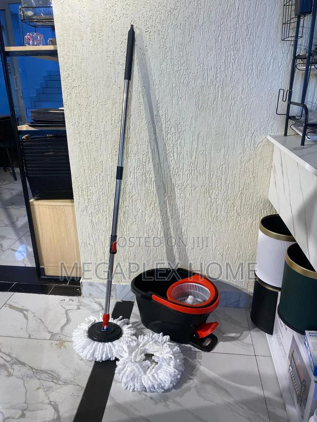 Spin Mop Bucket With a Foot Pedal - thumbnail 2