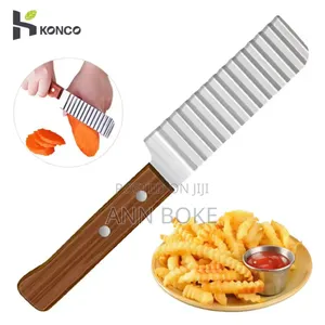 *Crinkle Knife With Wooden Handle