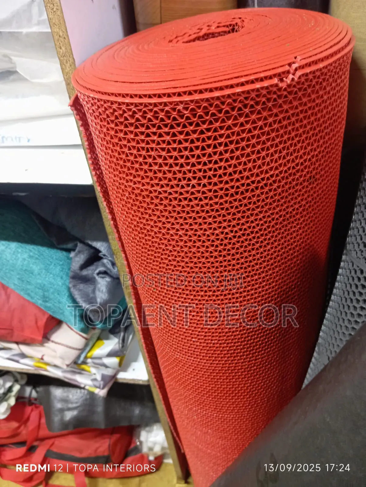 Red Perforated Bathroom Water Drainable Antislip Mats
