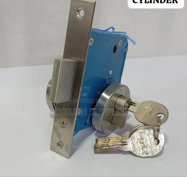 Steel Cylinder Deadlock - main view