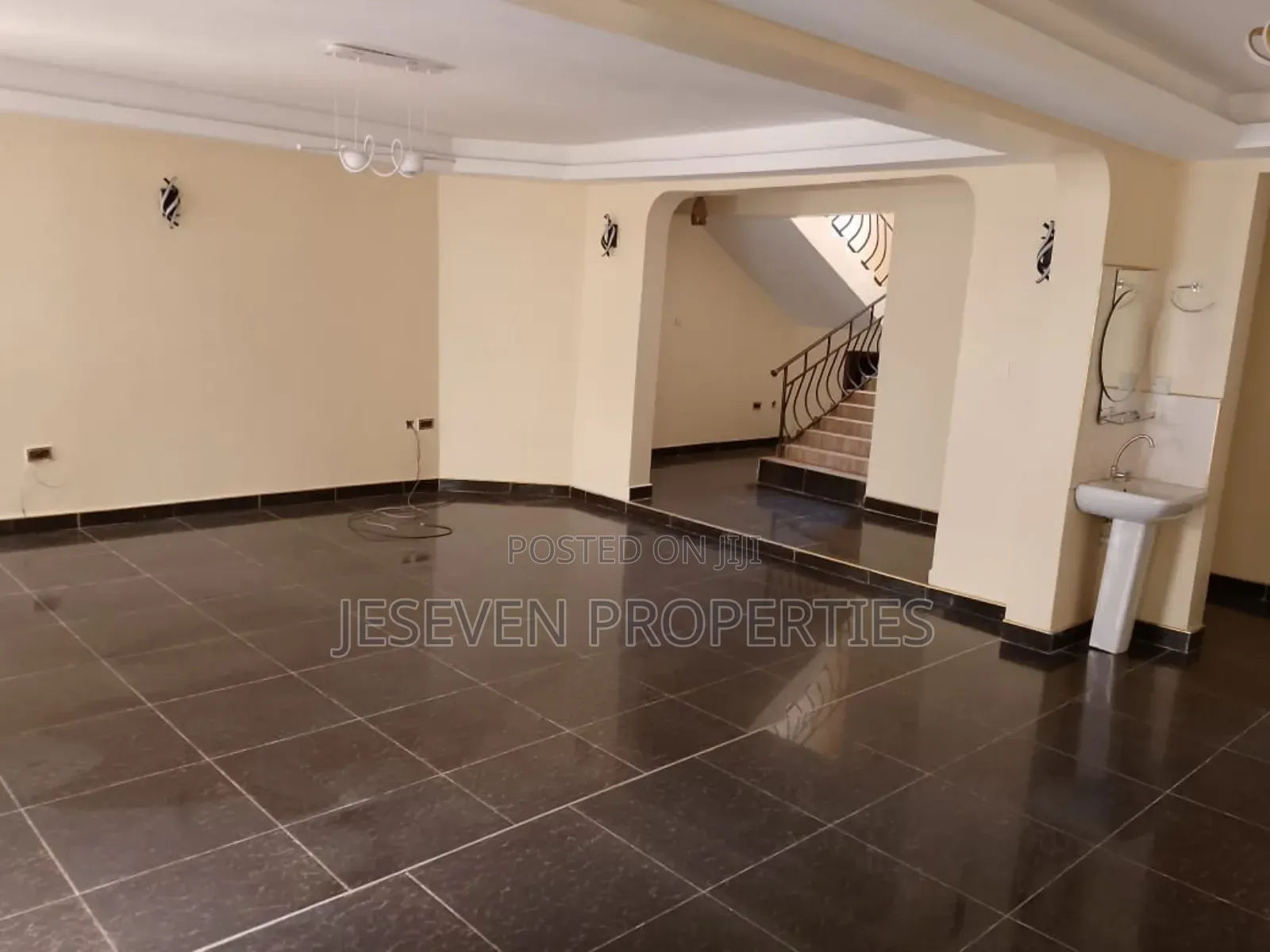 5bdrm Mansion in Syokimau for rent