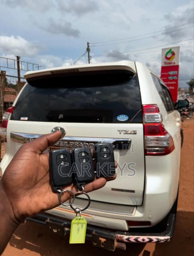 Land Cruiser TZG Key Duplication
