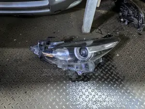 Axela 2018 Headlight