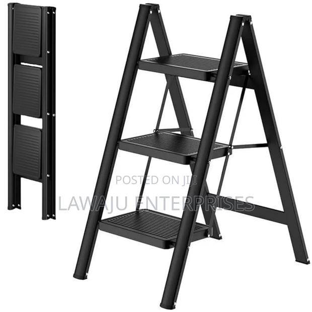 Folding Ladder - main view