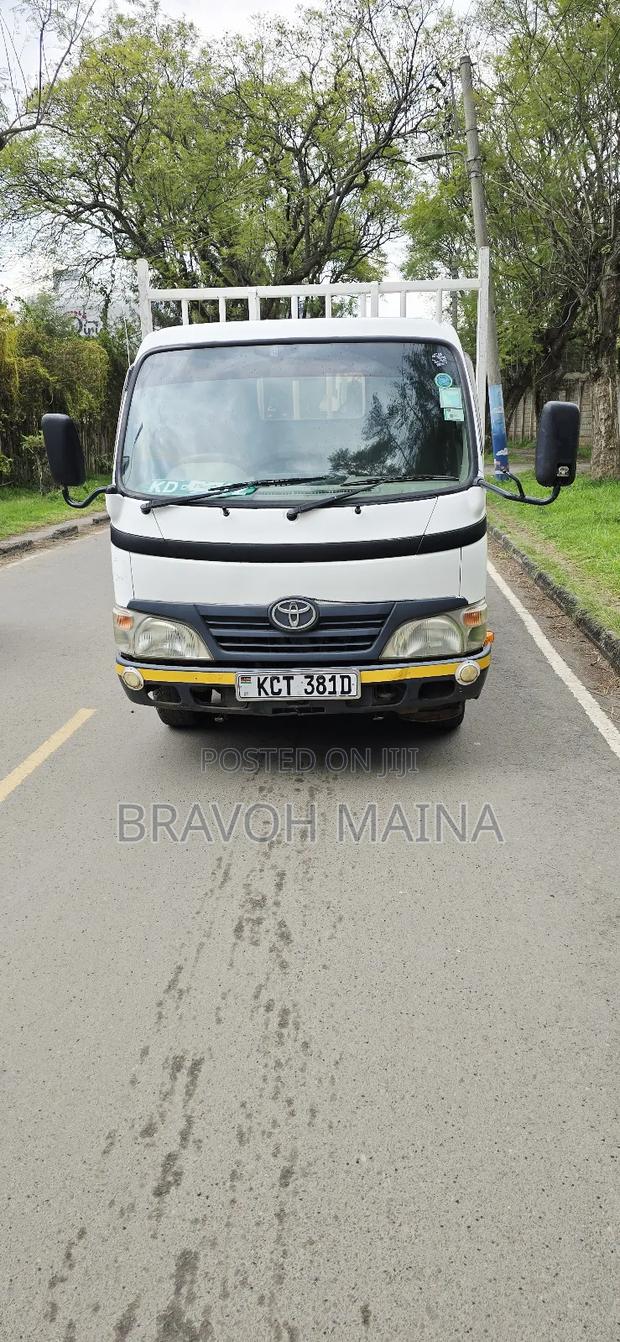Toyota Coaster 2013 White - thumbnail 5