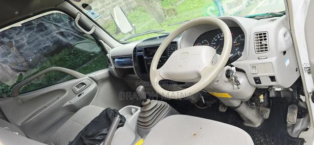 Toyota Coaster 2013 White - thumbnail 6