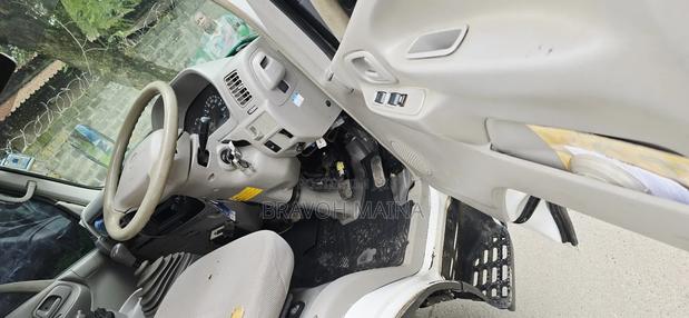 Toyota Coaster 2013 White - thumbnail 7