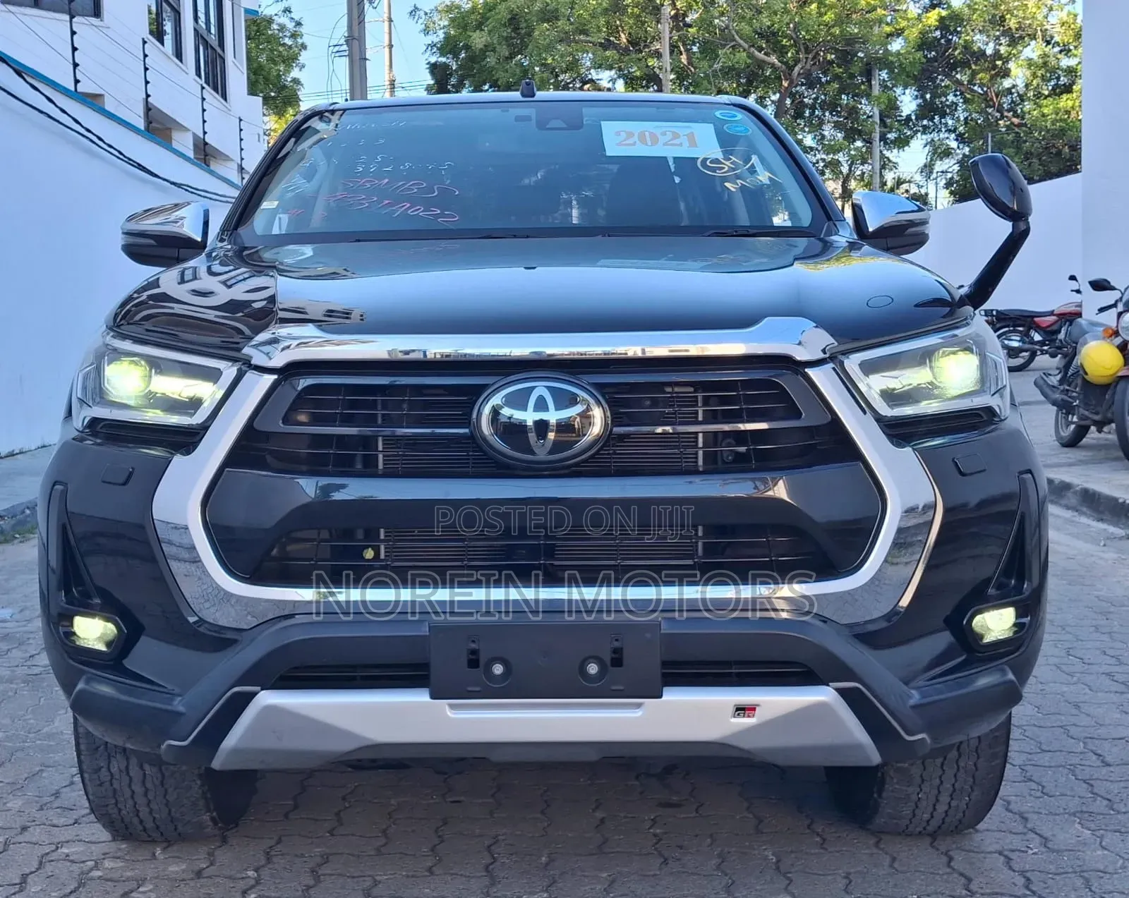 Toyota Hilux 2020 Black