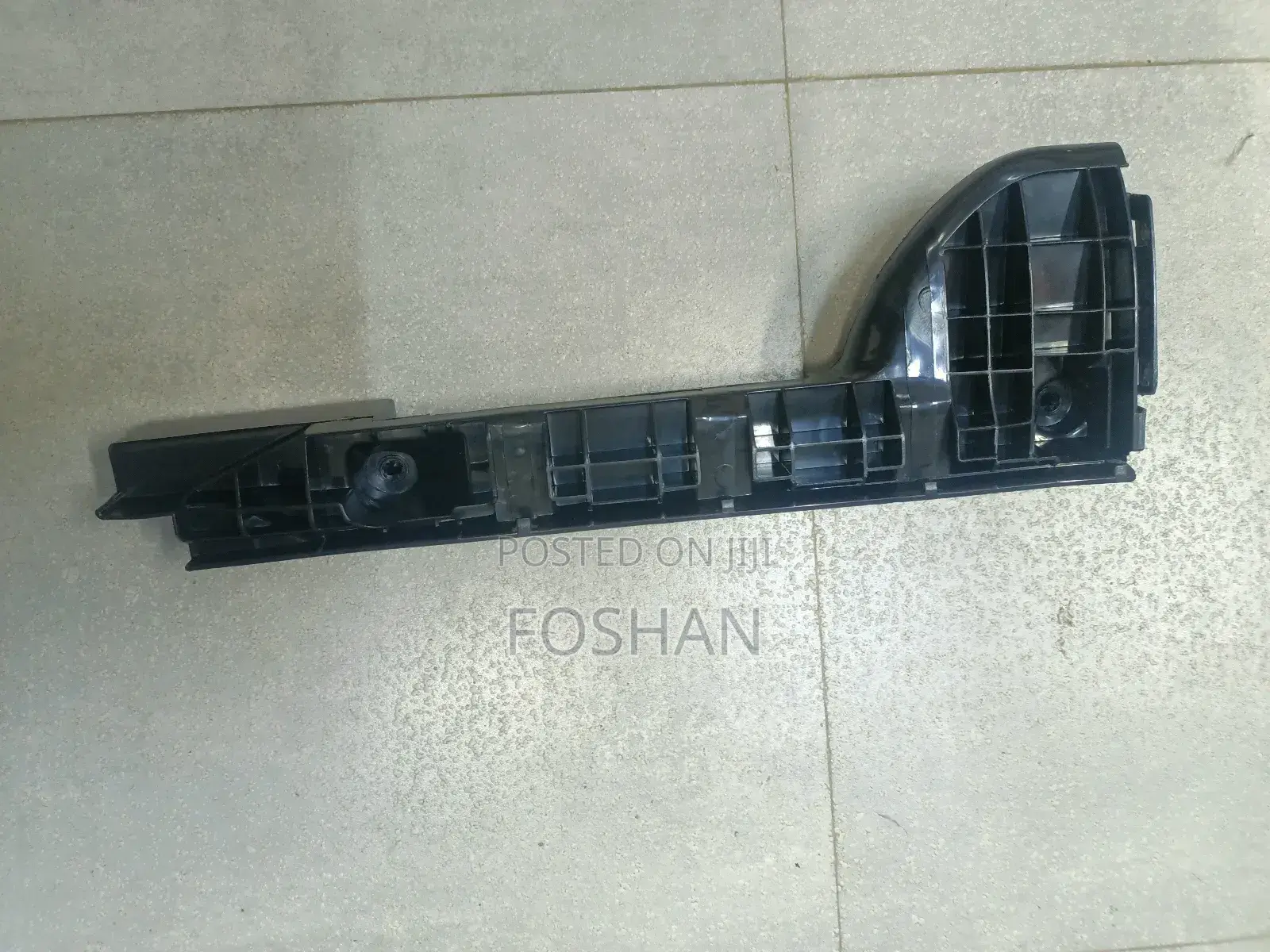 Hiace/7l Front Bumper Slide