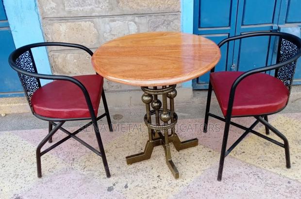 Mahogany Dining Table Set. - thumbnail 2