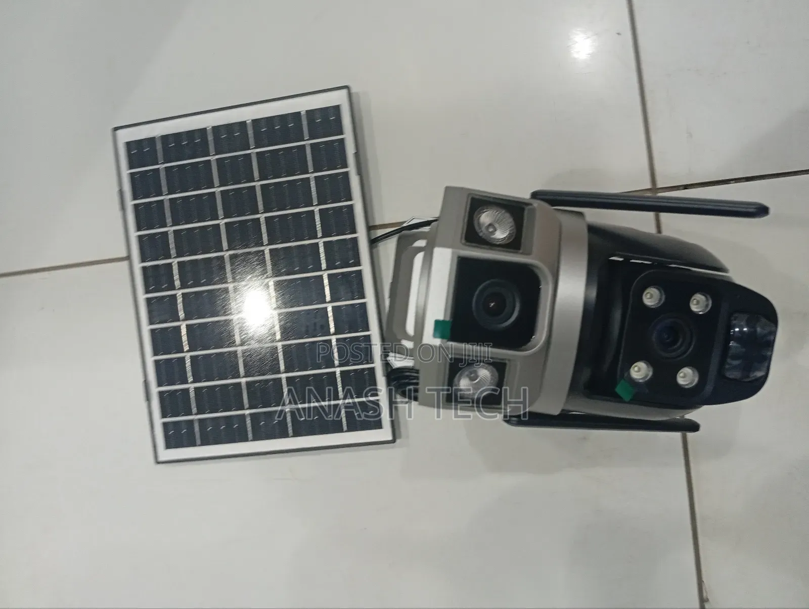 V380 Pro 4mp 4g PTZ Rotating 3 Eyes Dual Lens Solar Camera
