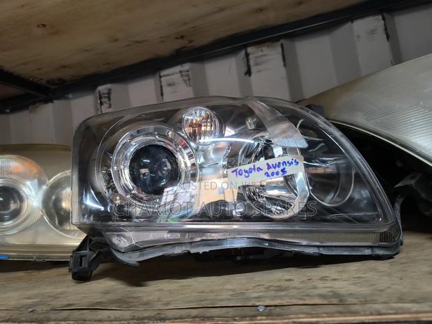 Toyota Avensis 2005 Non Xenon Headlights