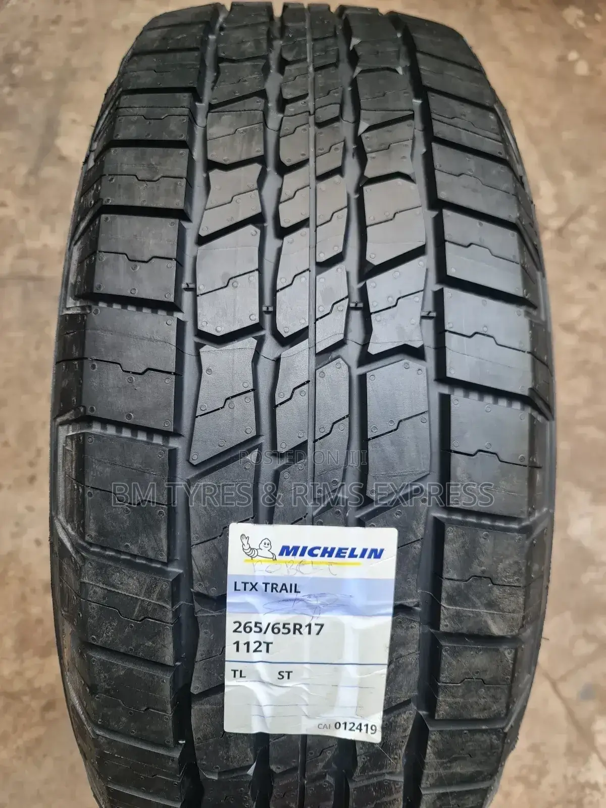 265 /65 R17 Michelin Tyres (Ltx Trail:)