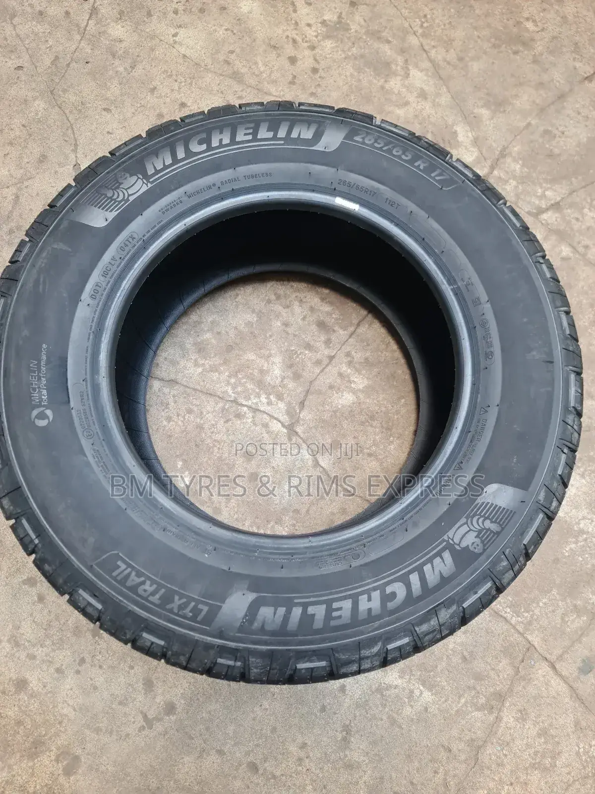 265 /65 R17 Michelin Tyres (Ltx Trail:)
