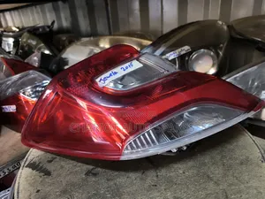 Toyota Vitz 2015  Taillights