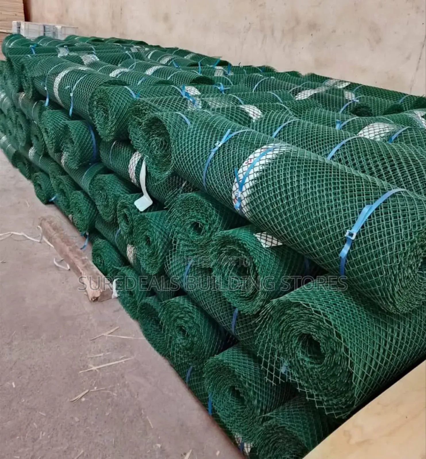Green Plastic Mesh/Fencing.