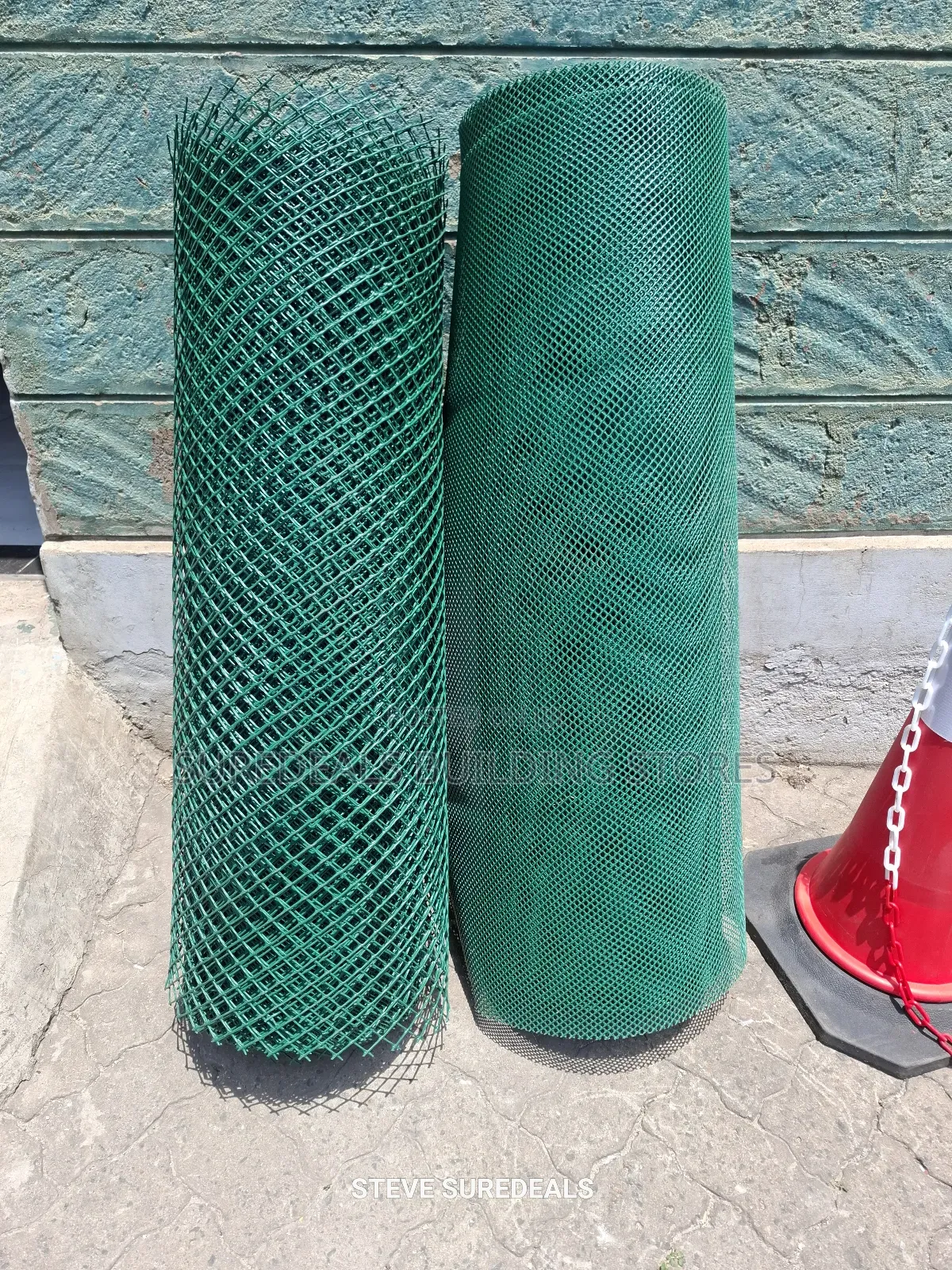 Green Plastic Mesh/Fencing.