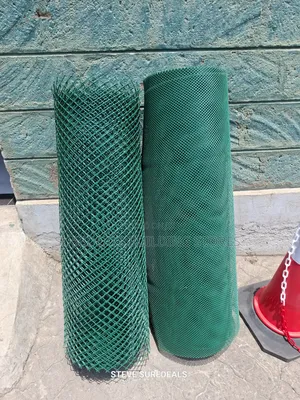 Green Plastic Mesh/Fencing.