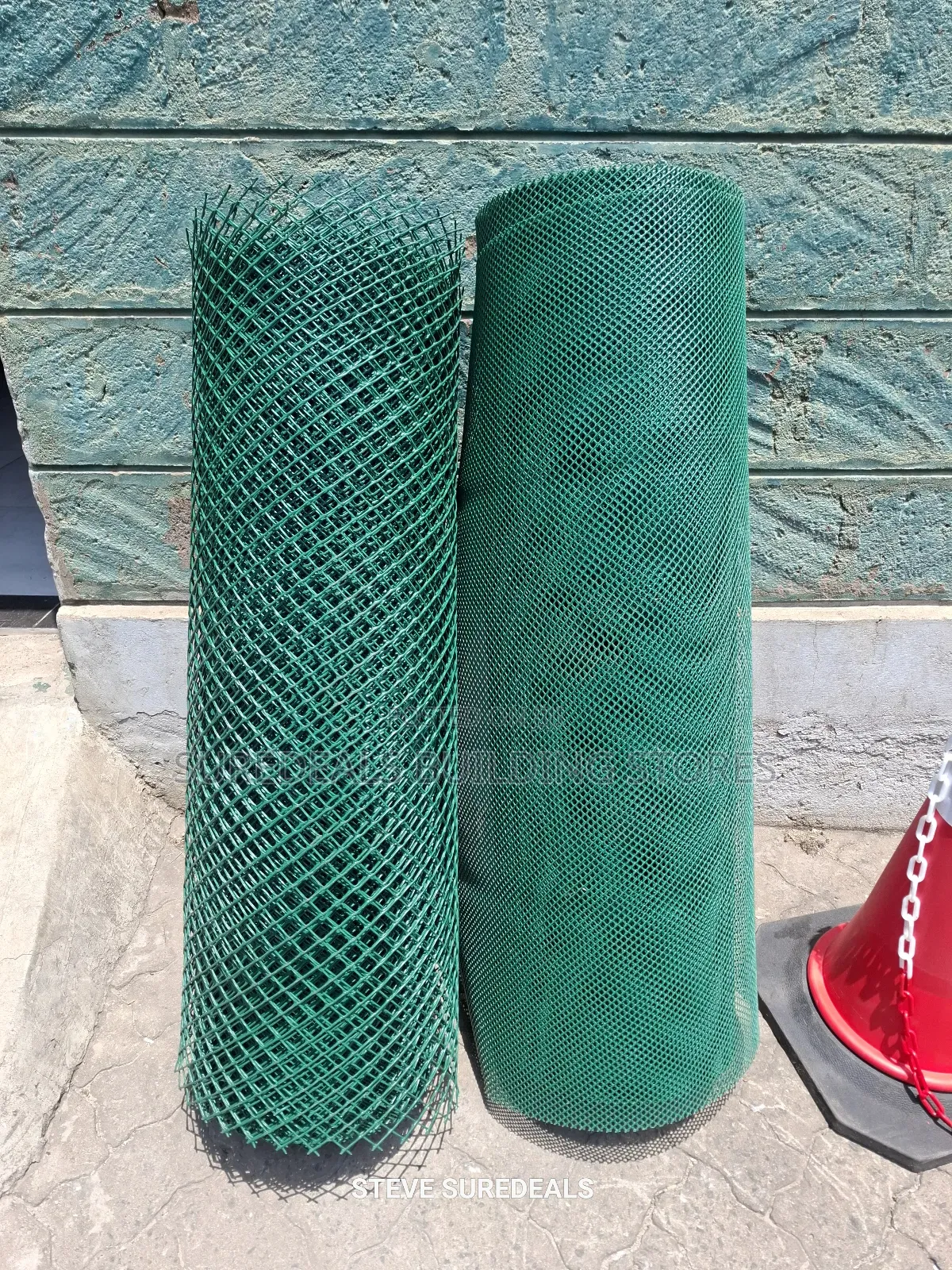 Green Plastic Mesh/Fencing.