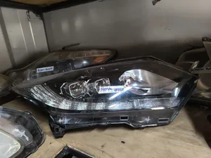 Honda Vezel 2016 Headlights