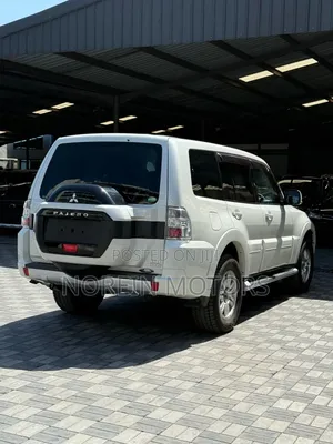 Mitsubishi Pajero 2018 White
