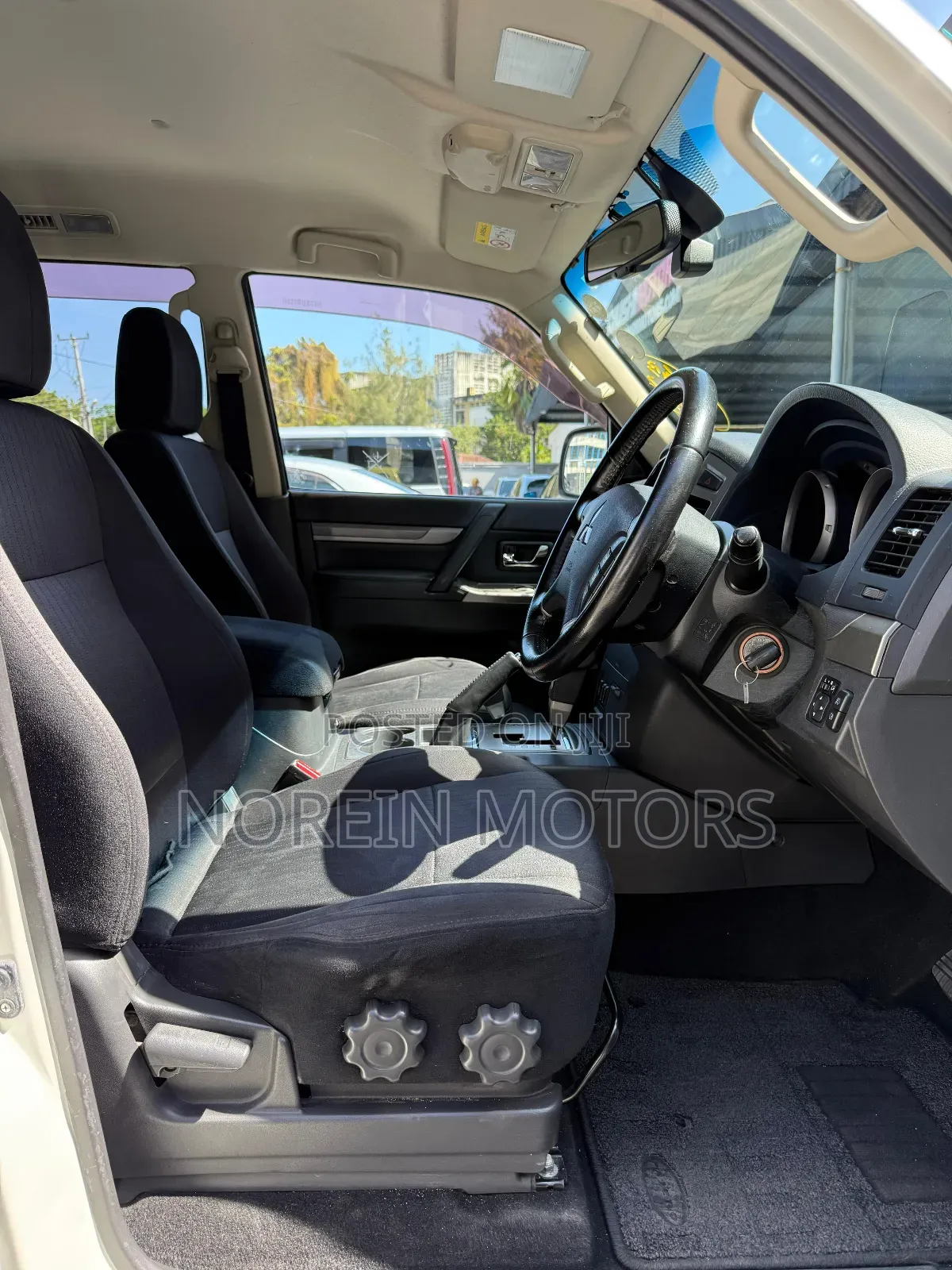 Mitsubishi Pajero 2018 White