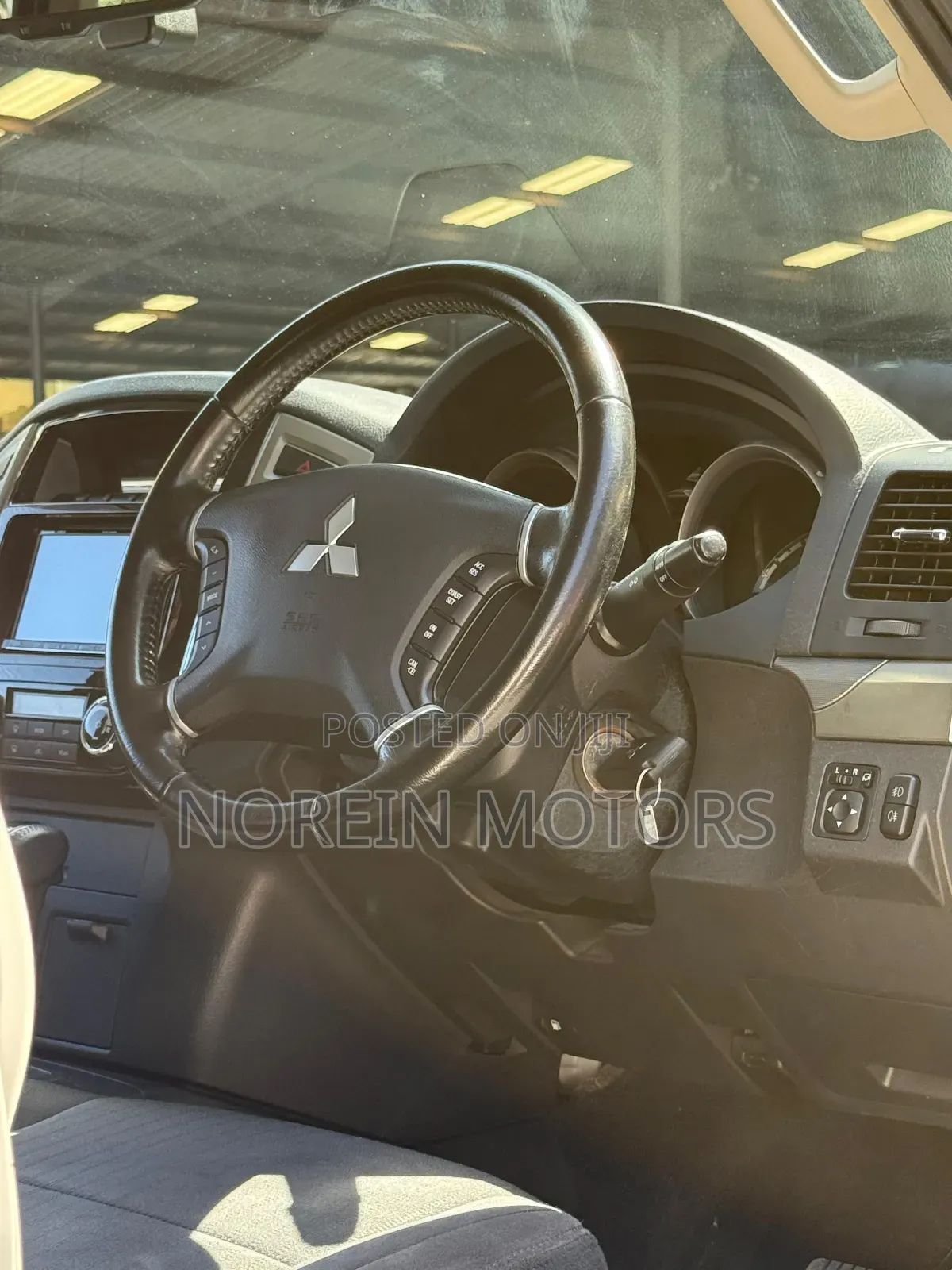 Mitsubishi Pajero 2018 White