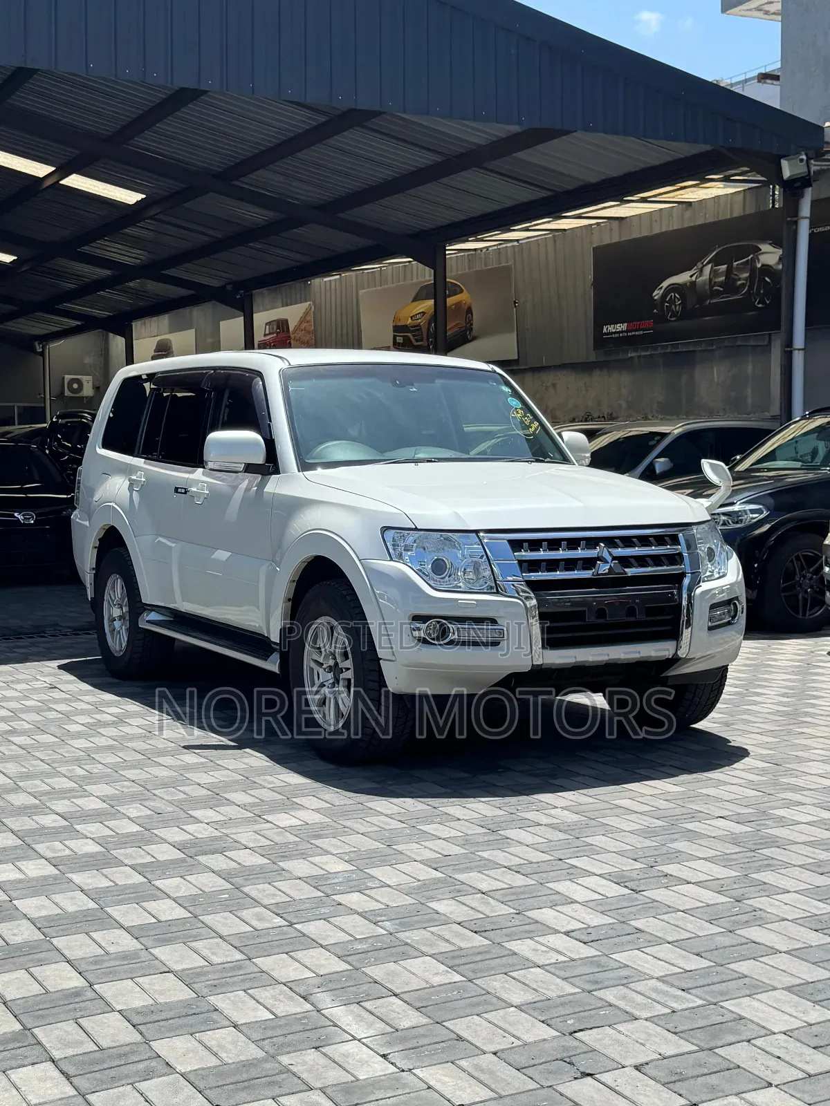 Mitsubishi Pajero 2018 White
