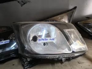 Daihatsu Move Headlights