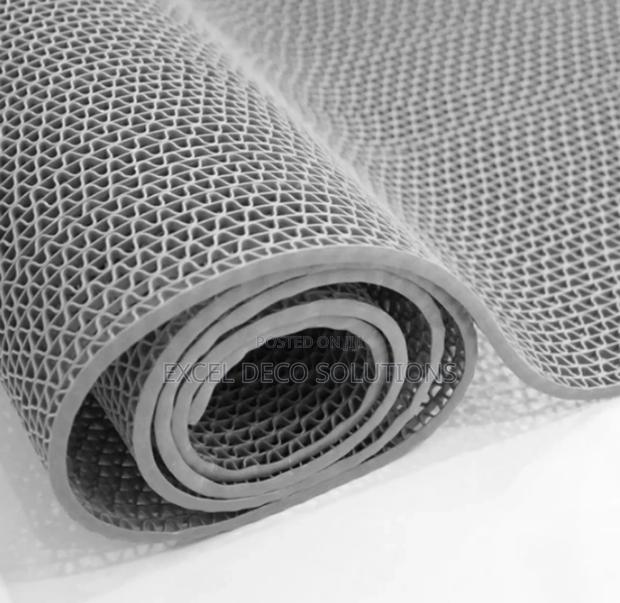 Heavy-Duty Anti-Slip Mat – Strong Grip for Wet Busy Areas