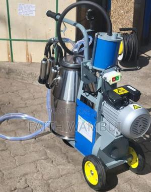 Most Selling Milano Italian Milking Machine /Single Barrel Milking - thumbnail 2