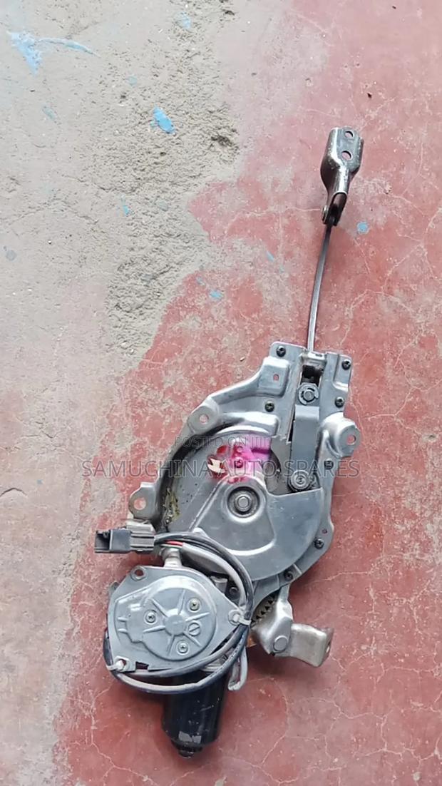 Automatic Boot Lift Machine Harrier, Lexus