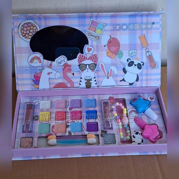 Real Cosmetic Kids Makeup Kit
