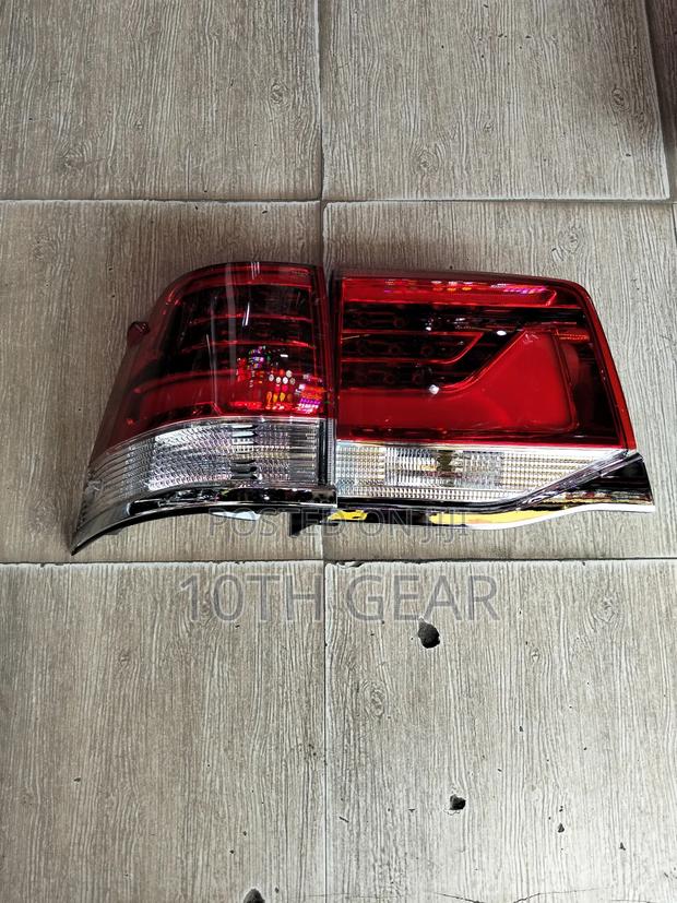 Land Cruiser Fj200 Taillamp Original -Right - thumbnail 2