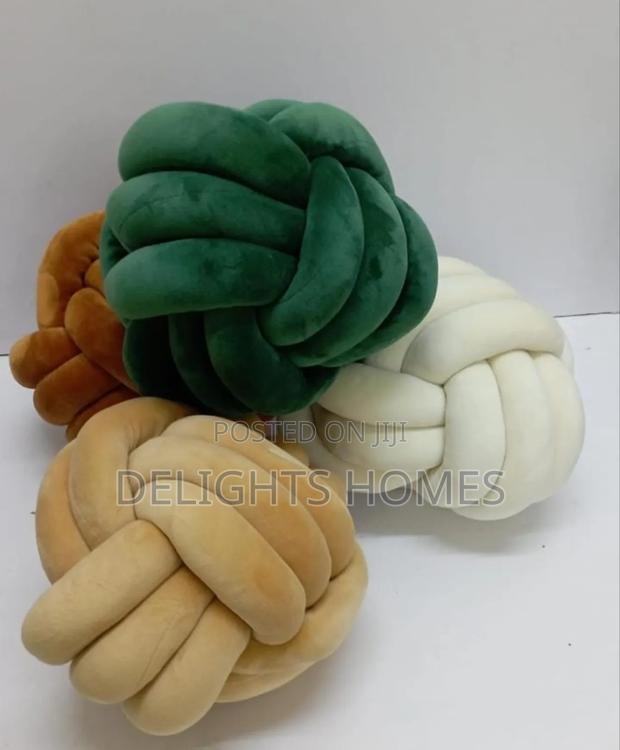 Knot Pillow Round Ball-Alp