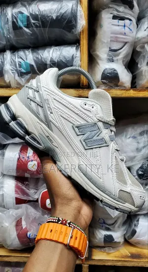 New Balance 1906r