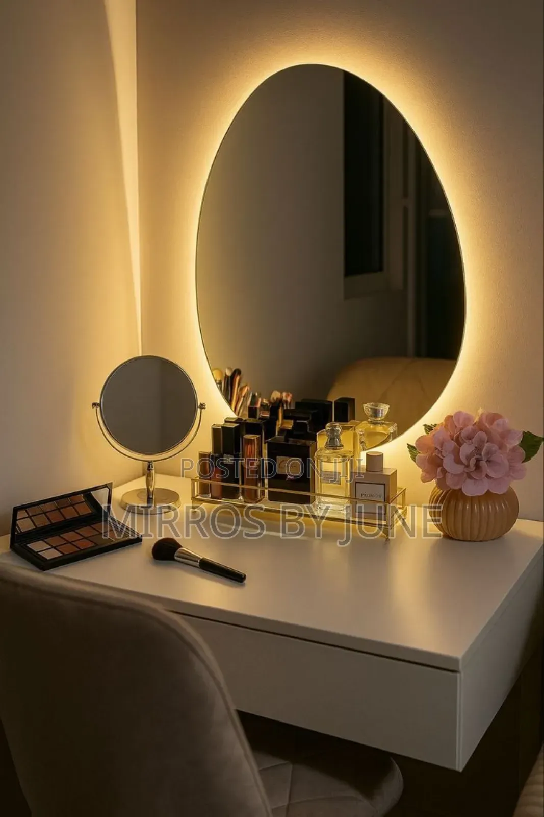 Makeup/Barbershop / Salon Mirror With Led Strip Light