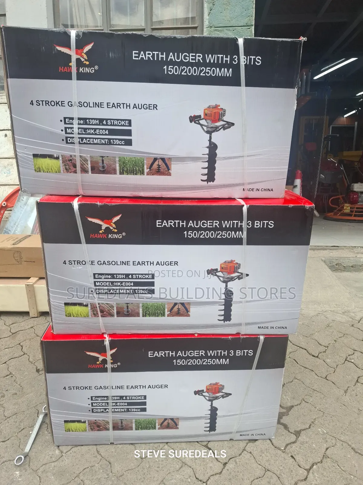 4-Stroke Earth Auger With 3 Bits.