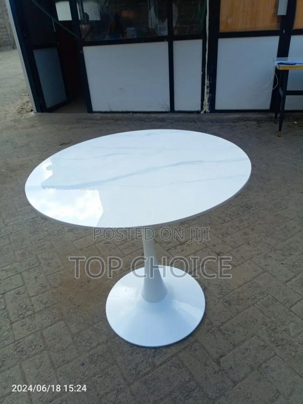 Modern Round Dining Table - main view