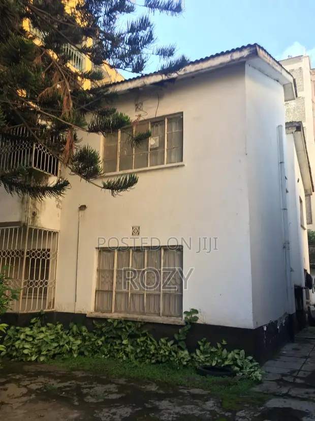 5bdrm Maisonette in Tena Estate Odd, Greenfields for sale